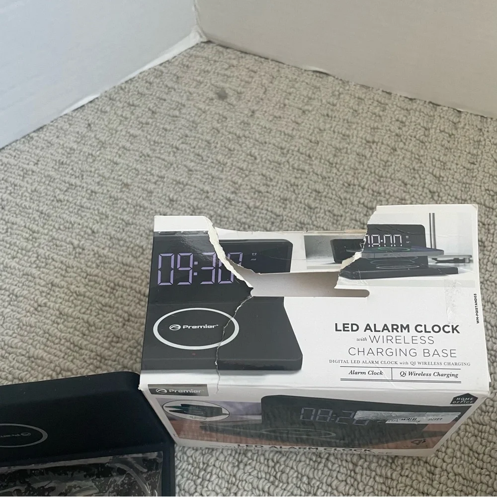 2 new LED alarm clock with wireless charging base